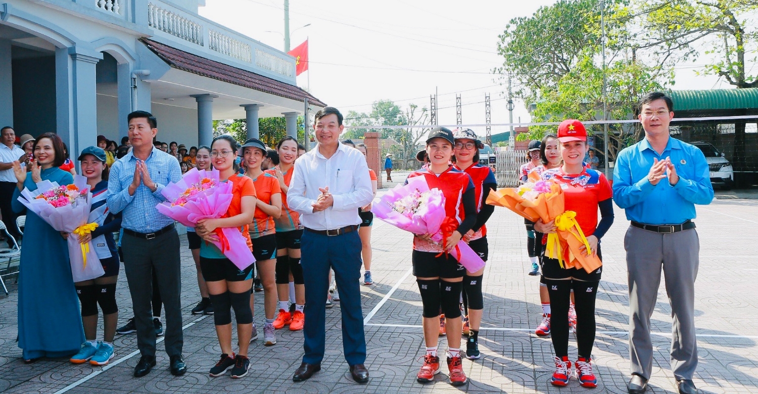 CÔNG ĐOÀN CƠ SỞ CÔNG TY CỔ PHẦN CẤP NƯỚC HÀ TĨNH:THI ĐUA LẬP THÀNH TÍCH HƯỚNG ĐẾN KỶ NIỆM 95 NĂM NGÀY THÀNH LẬP CÔNG ĐOÀN VIỆT NAM VÀ CHÀO MỪNG KỶ NIỆM 114 NĂM NGÀY QUỐC TẾ PHỤ NỮ 8/3